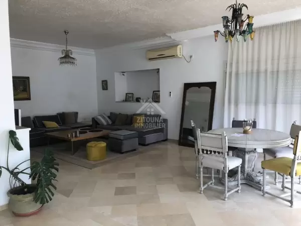 Un beau Rez de chaussée de villa à louer à Gammarth supérieur