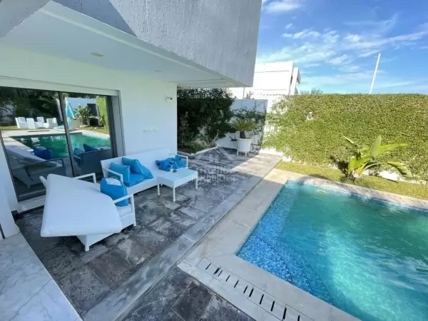 Une villa de luxe à louer à Soukra