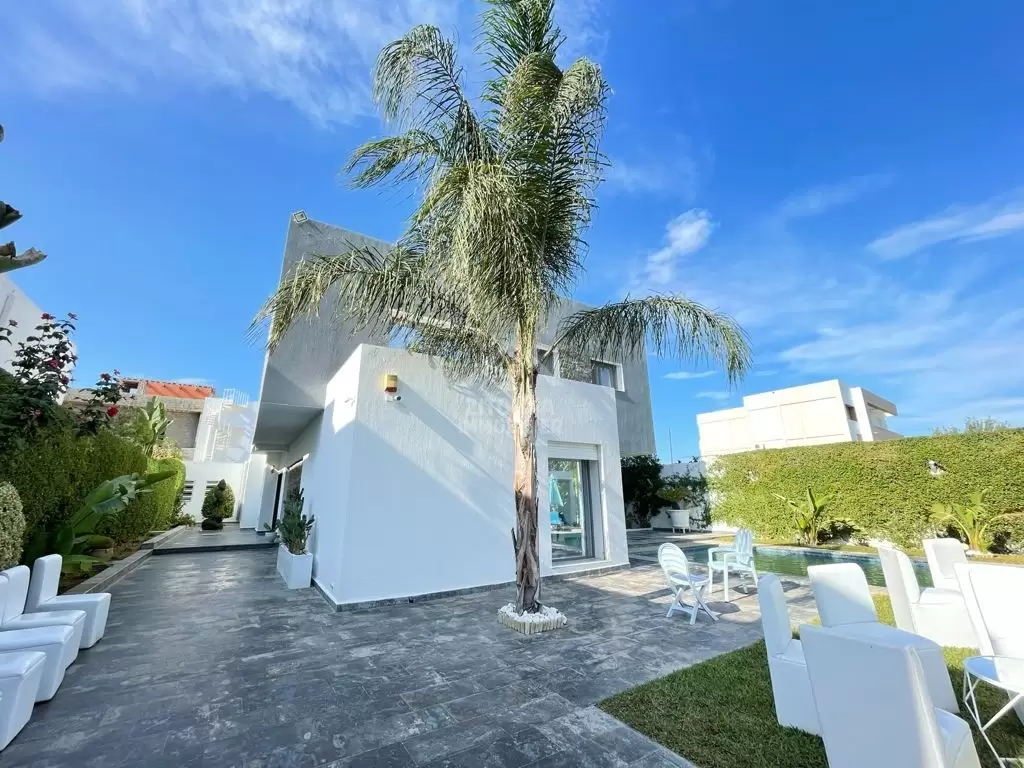 Une villa de luxe à louer à Soukra