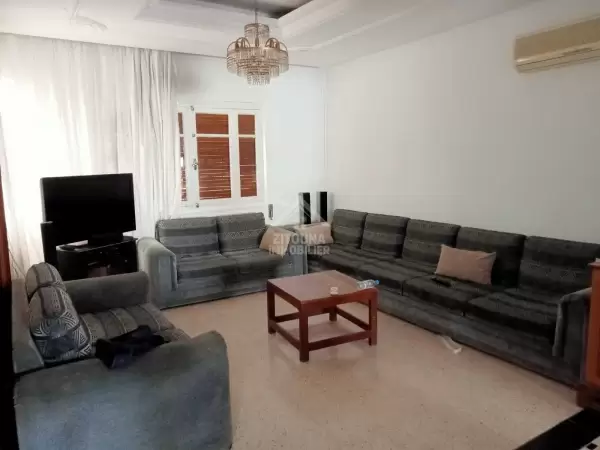 Une Villa R+3 à louer à Manzah 4
