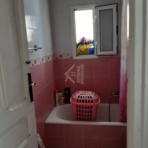 Un appartement S+2 à vendre à lafayette