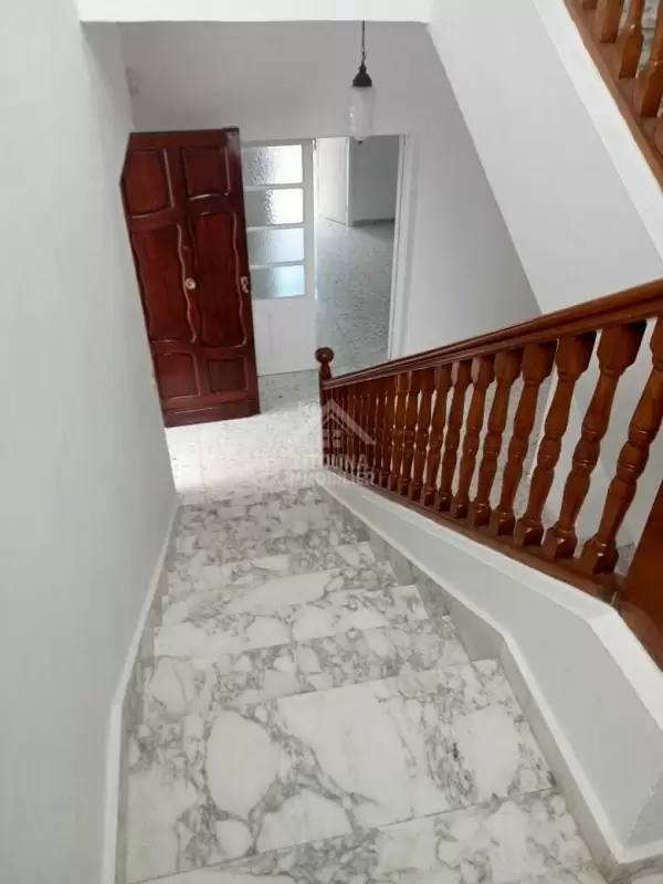 A louer une belle villa à manzah 5