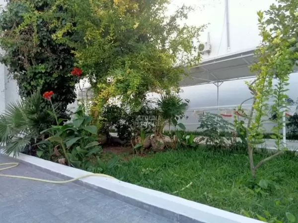 A louer une belle villa à manzah 5