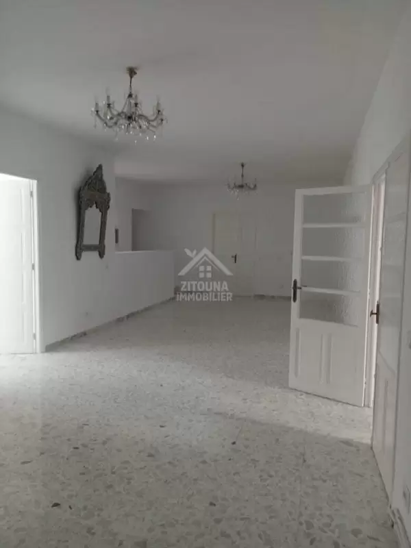 A louer une belle villa à manzah 5