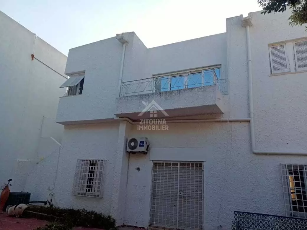 A louer un etage de villa à la Marsa