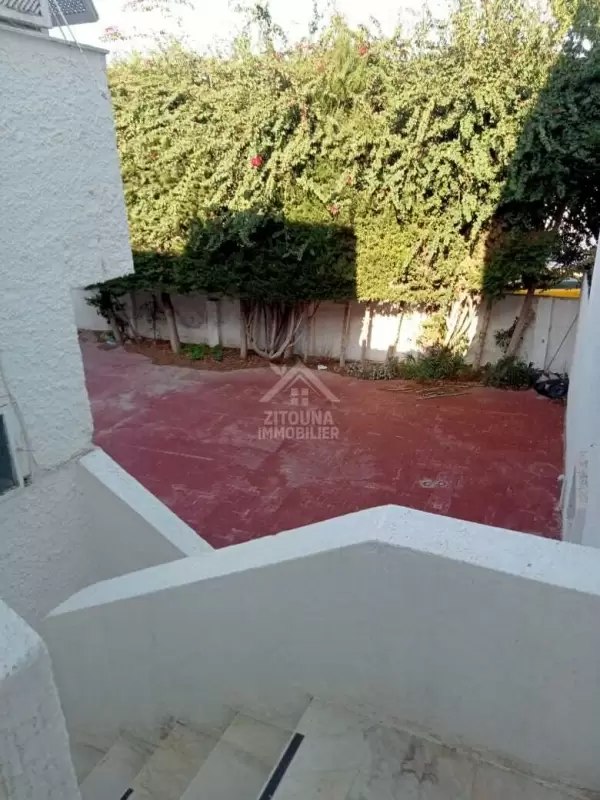 A louer un etage de villa à la Marsa