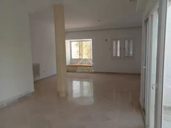 A louer un etage de villa à la Marsa