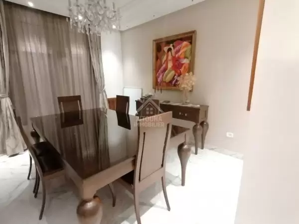 Villa de maitre à vendre à Ennasser 2