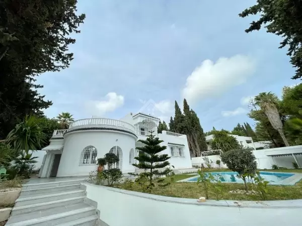 À louer une villa avec piscine à Gammarth
