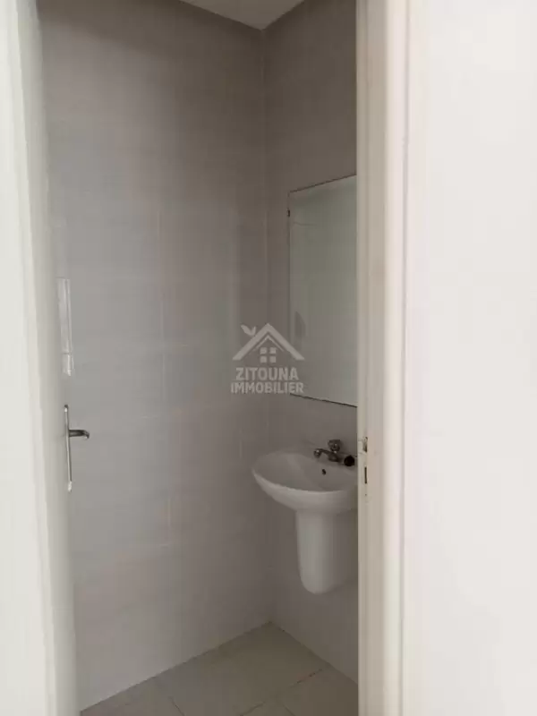 A louer un Local de 65 m² à La Marsa Plage