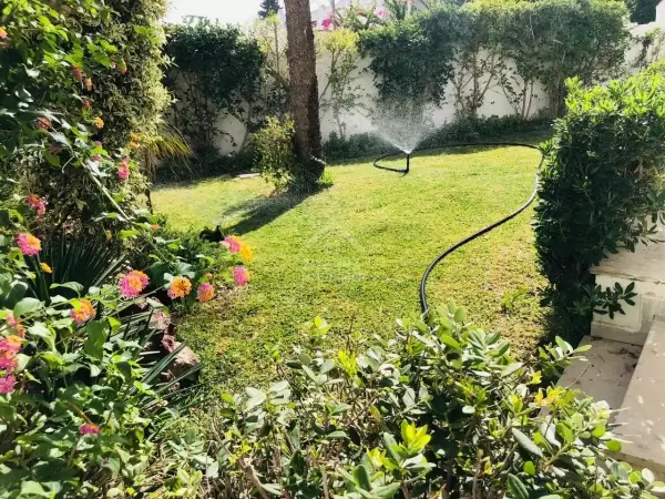 A Louer une belle villa a Manzah 9