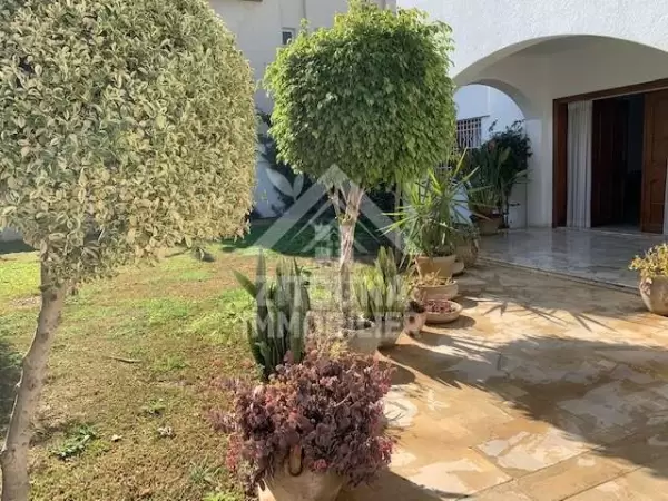 A louer une belle villa à la Marsa