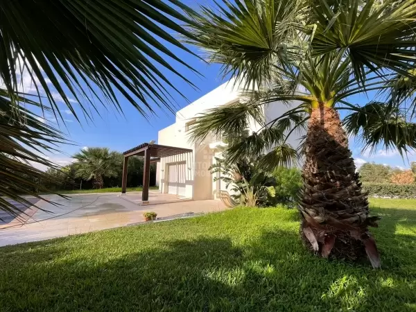 Une belle villa à louer à Gammarth