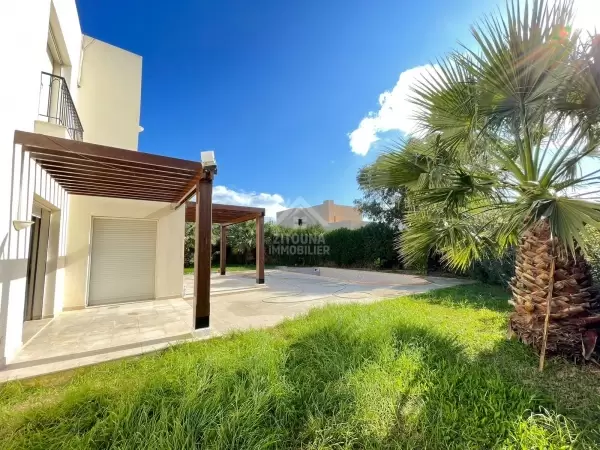 Une belle villa à louer à Gammarth