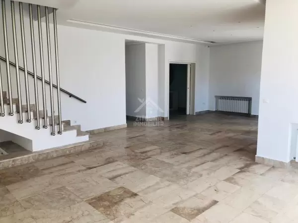 A Louer un beau duplex à La Marsa