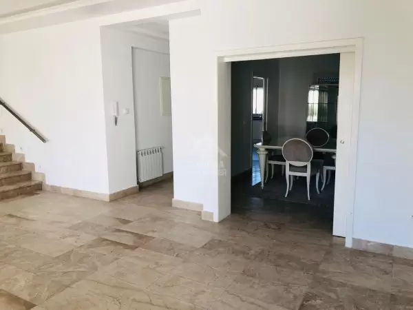A Louer un beau duplex à La Marsa