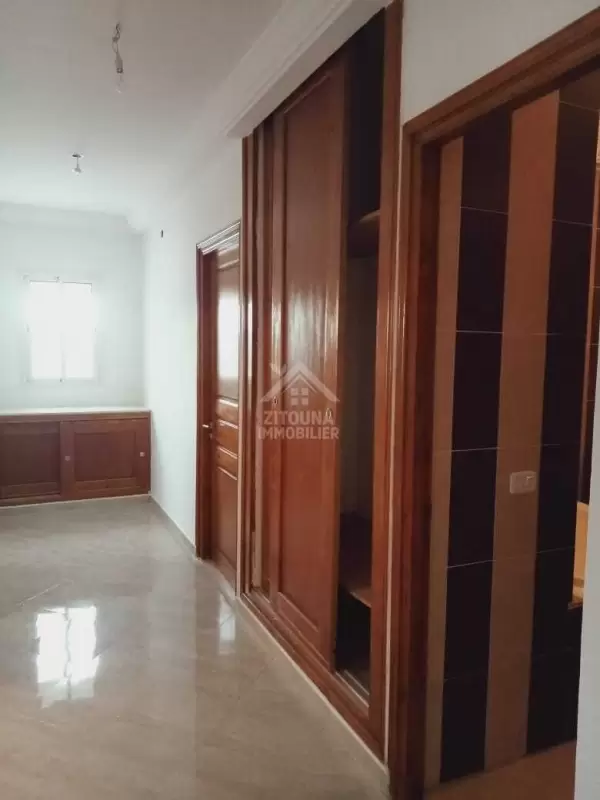 A louer un appartement S+4 à la Marsa Ennasim