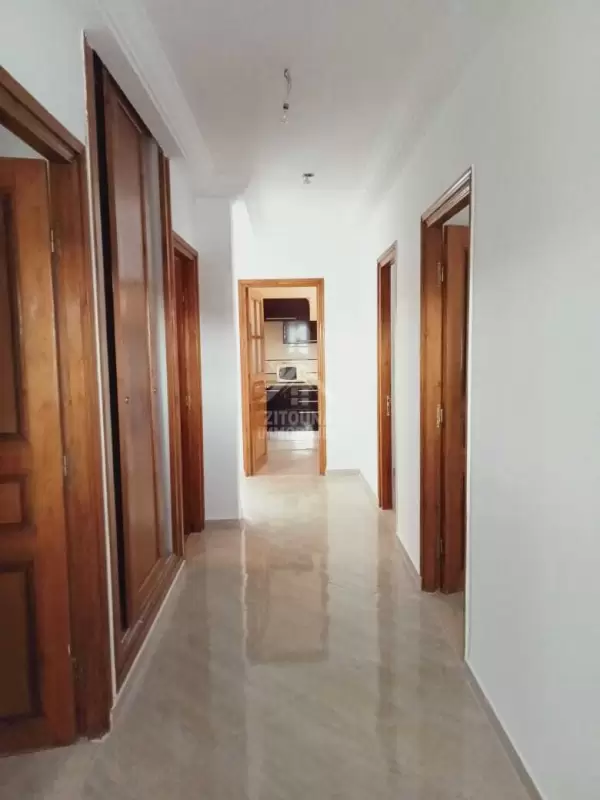 A louer un appartement S+4 à la Marsa Ennasim