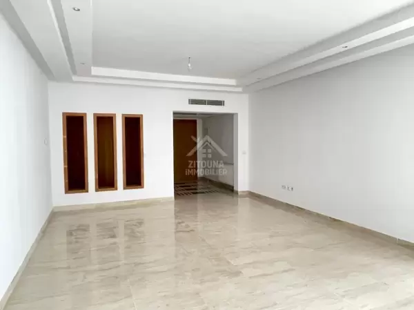 A louer un appartement S+3 à la Marsa plage