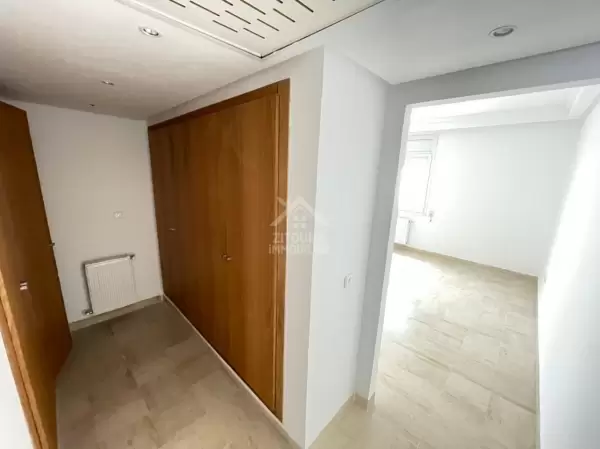 A louer un appartement S+3 à la Marsa plage
