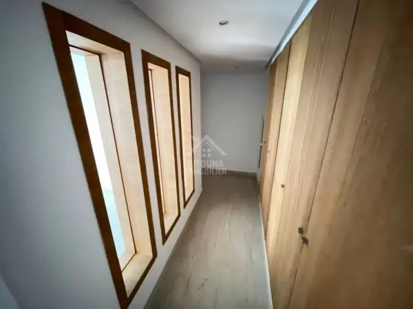 A louer un appartement S+3 à la Marsa plage