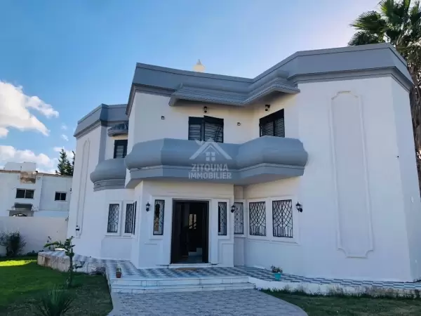 Une belle villa à louer à la Soukra