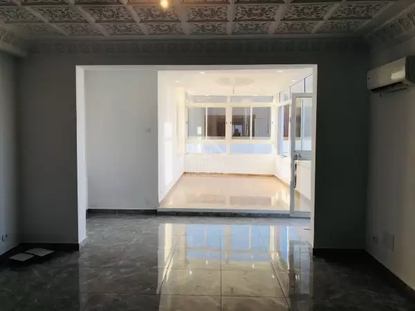 A louer un étage de villa  à La Marsa Corniche