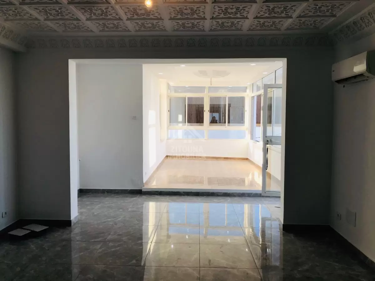 A louer un étage de villa  à La Marsa Corniche