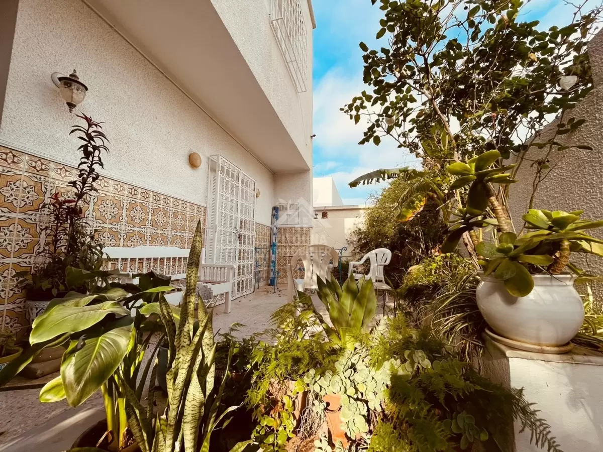 Une villa S+4 à louer à Gammarth Harrouch
