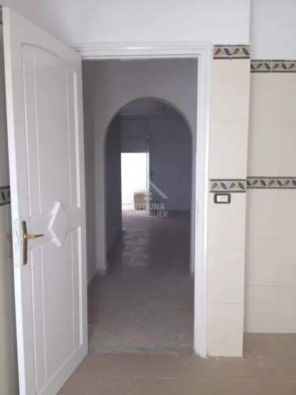 A louer un appartement S+4 à Ain zaghouan