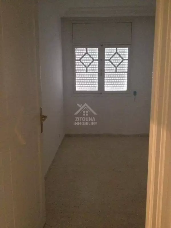 A louer un appartement S+4 à Ain zaghouan