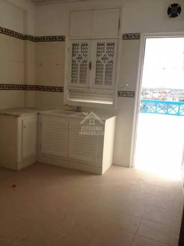 A louer un appartement S+4 à Ain zaghouan