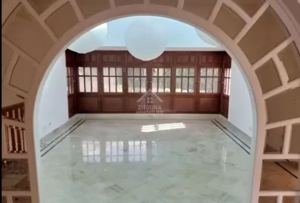 A louer une villa de charme avec piscine à Gammarth