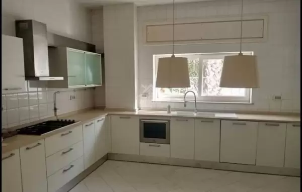A louer une villa de charme avec piscine à Gammarth