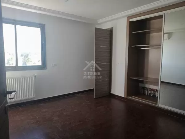A louer un appartement jamais habite à la Marsa ville