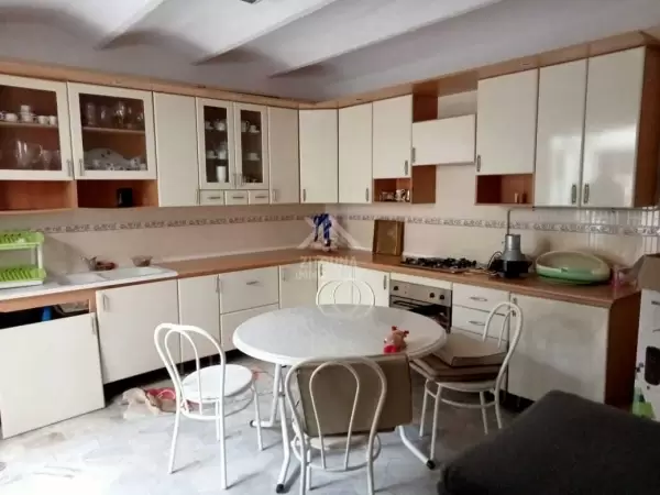 A louer un triplex meublé à la Marsa plage