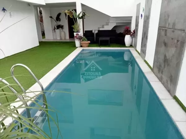 A louer un triplex meublé à la Marsa plage