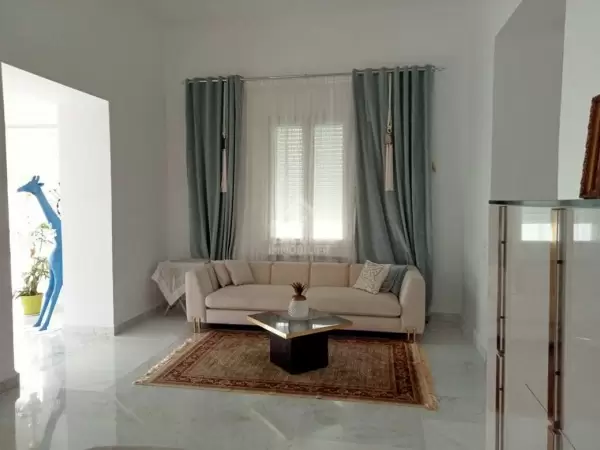 A louer un triplex meublé à la Marsa plage