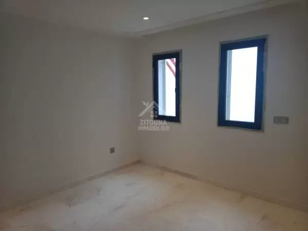 A louer un appartement S+2 à la Marsa plage