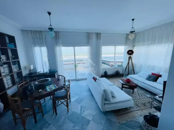 Un appartement meublé avec une belle vue sur mer à louer à la Marsa Cube