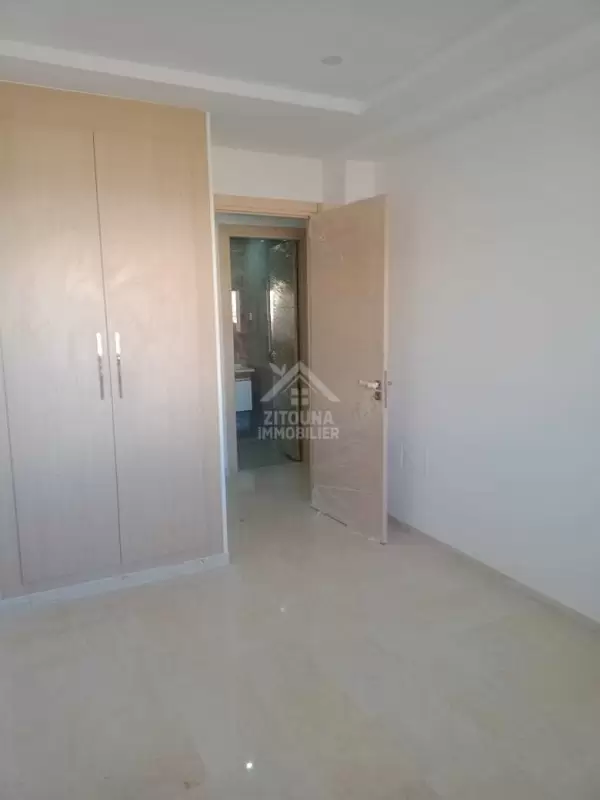A vendre un appartement S+2 neuf à Gammarth
