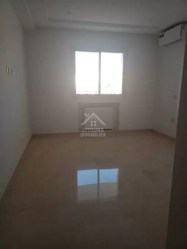 A vendre un appartement S+2 neuf à Gammarth