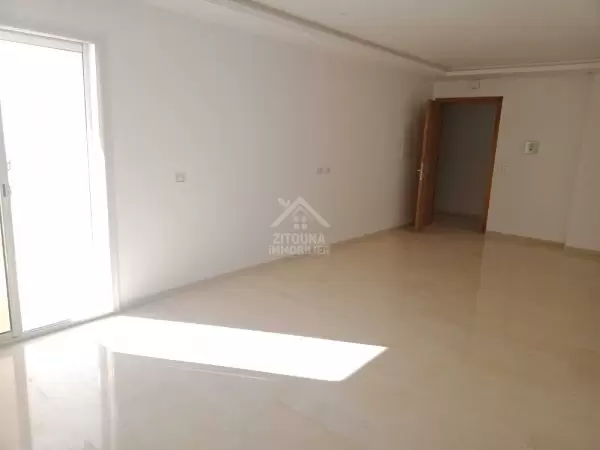 A vendre un bel appartement S3 de 144 m²neuf