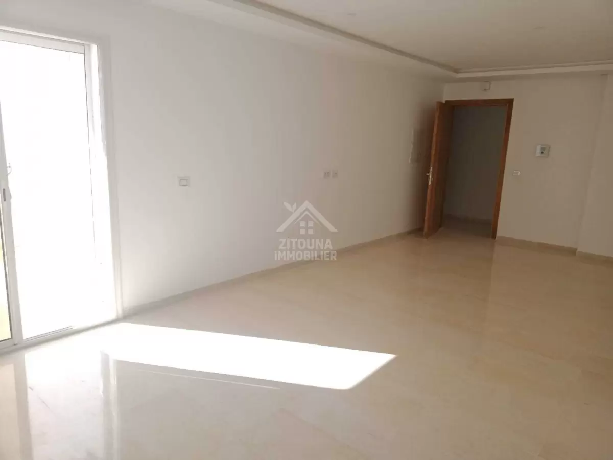 A vendre un bel appartement S3 de 144 m²neuf