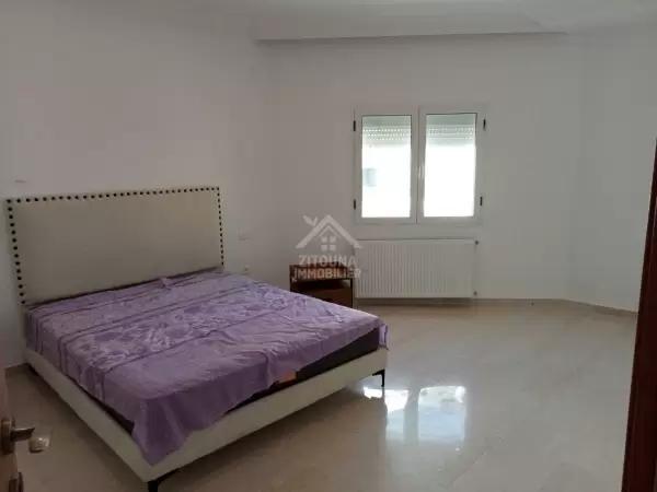 A louer un bel appartement S+3 à côté Lycée Gustave Flaubert