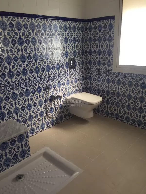 A louer une villa de charme avec piscine à Gammarth