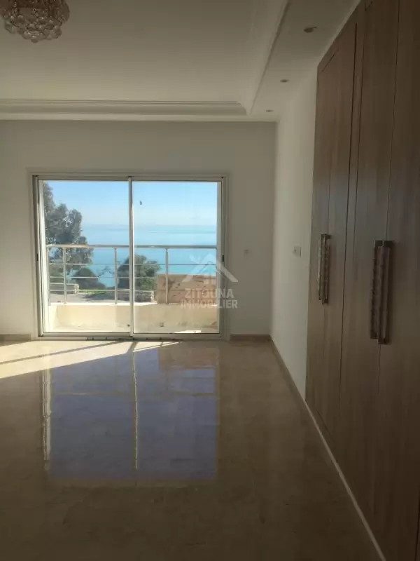 A louer une villa de charme avec piscine à Gammarth