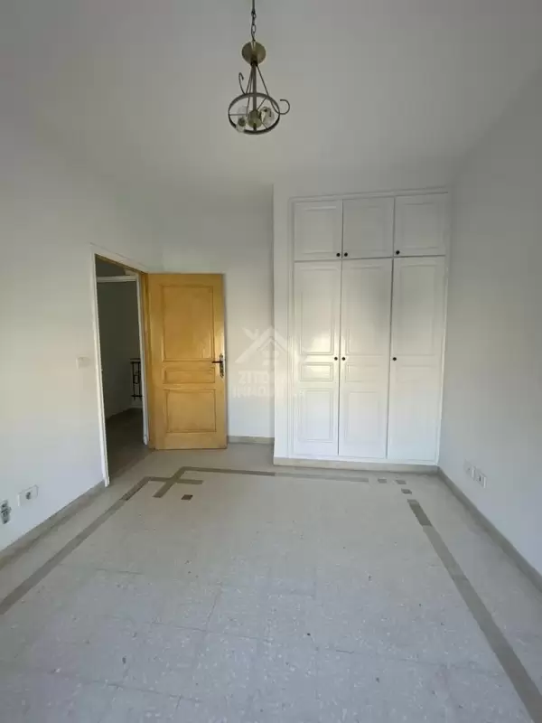 Maison en Tiplex à louer à la soukra
