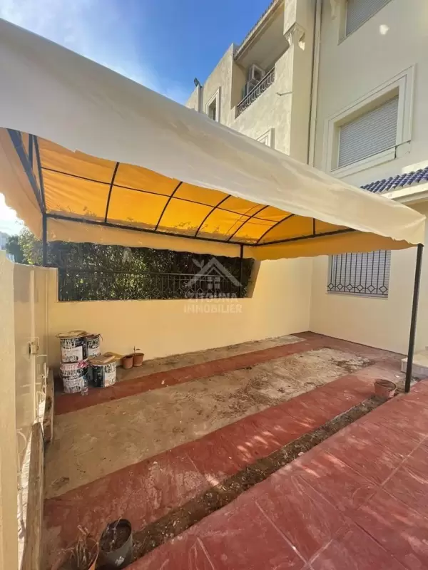 Maison en Tiplex à louer à la soukra