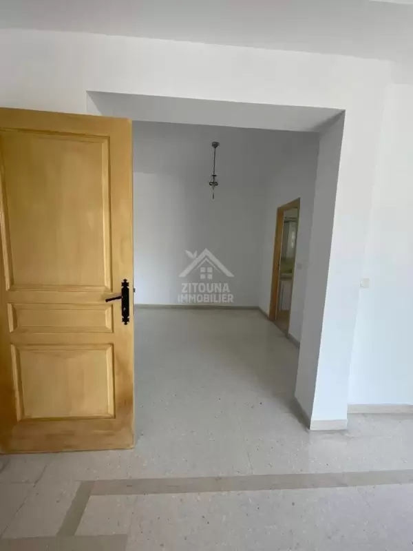Maison en Tiplex à vendre à la soukra